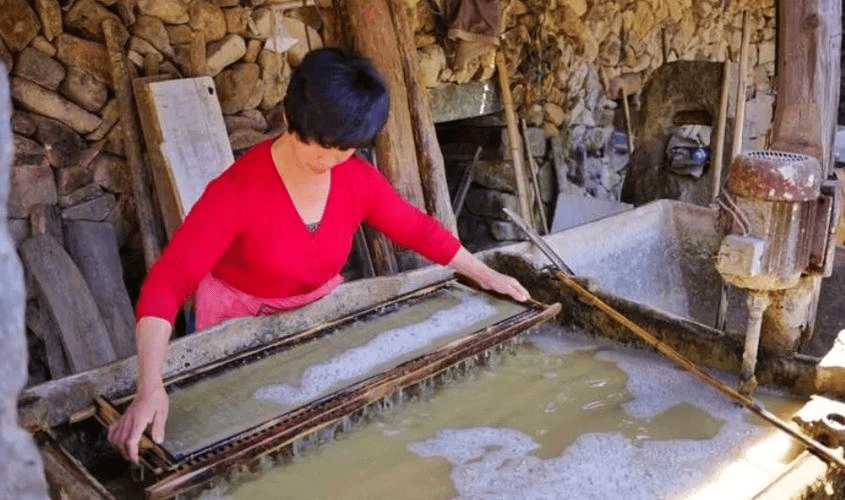 抄紙消泡劑應(yīng)用場景圖